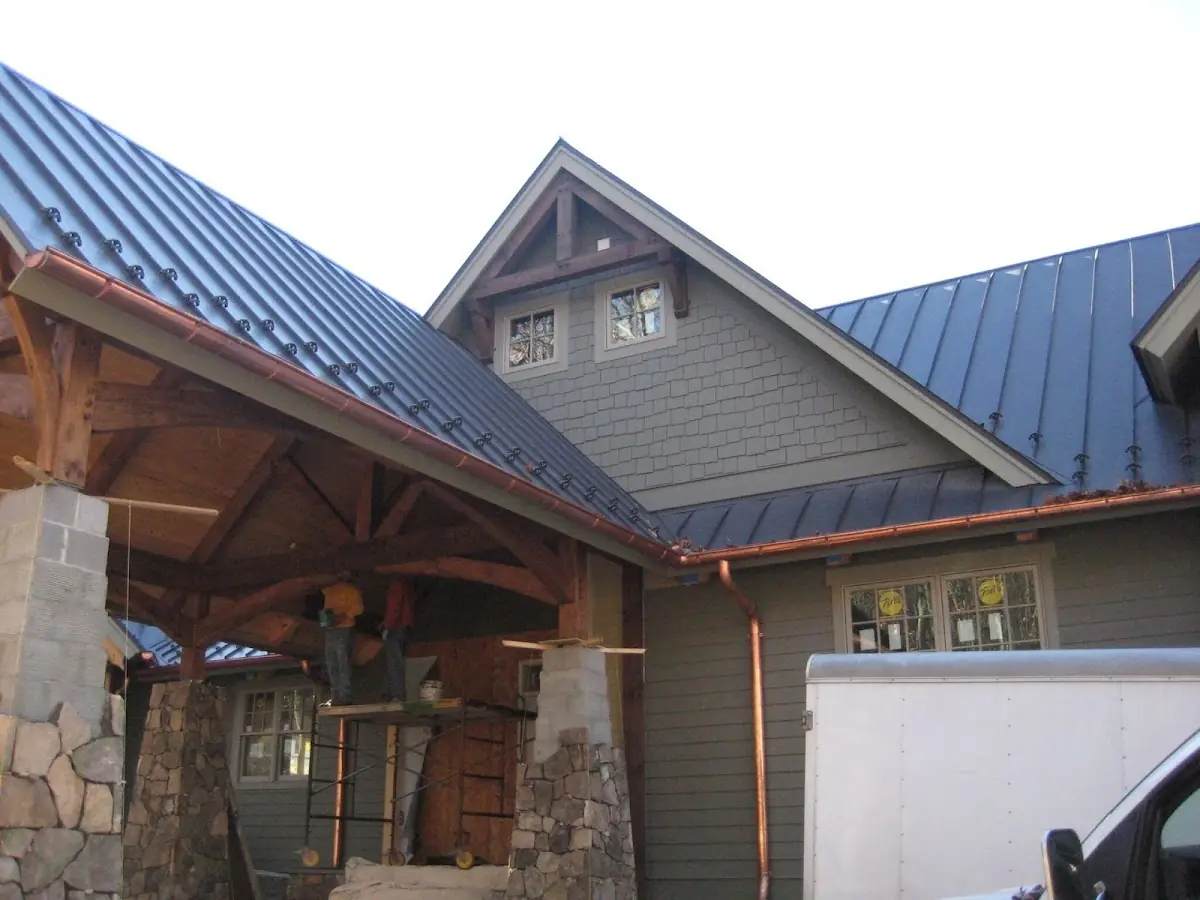 Craftsman Roofing team delivering quality roofing work in Bolivar